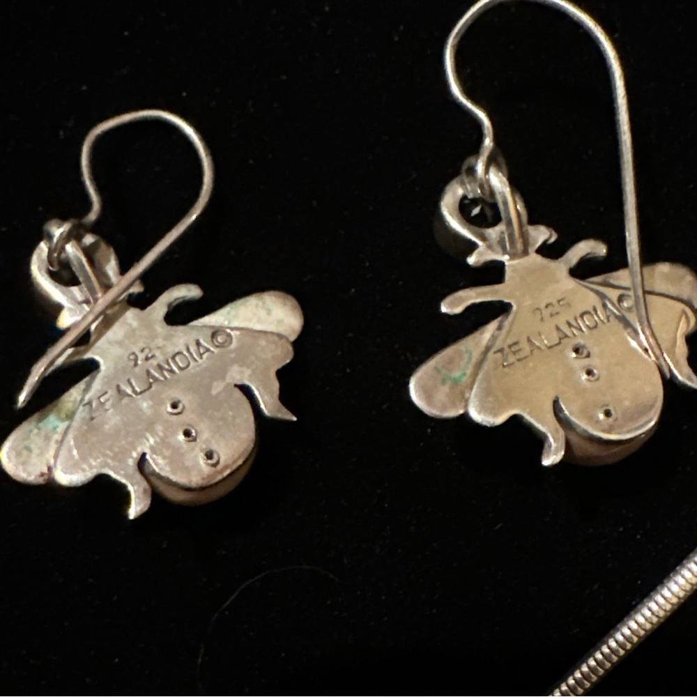 Bee Inspired by Zealandia Designs Sterling Silver & Peridot Necklace & Earrings - Picture 2 of 7